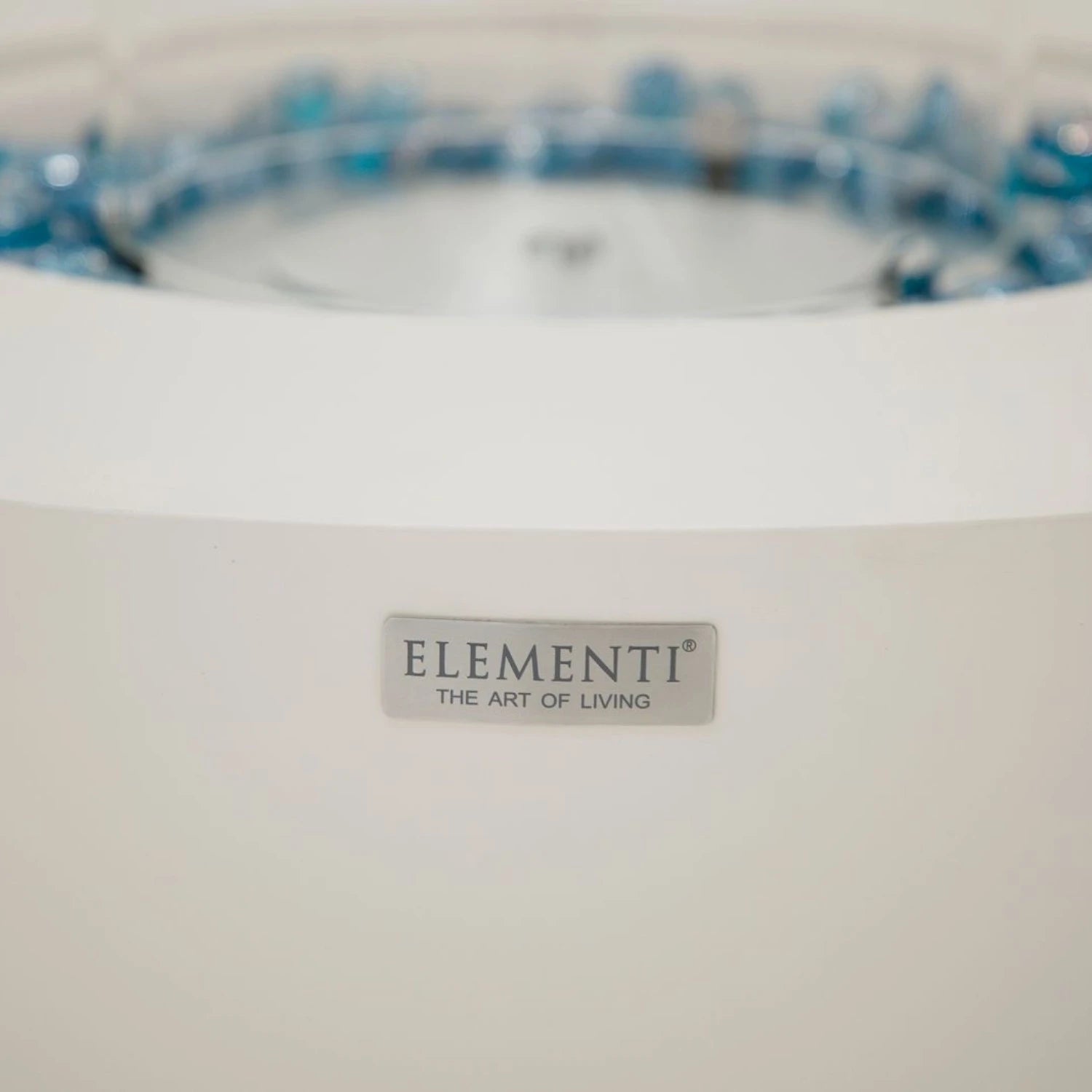 FOYER ROCA Cheminée bioéthanol – Blanc crème. Offrez-vous une atmosphère raffinée et enveloppante, conforme à la norme EN 16647, avec assistance française et vidéos de démonstration en showroom.