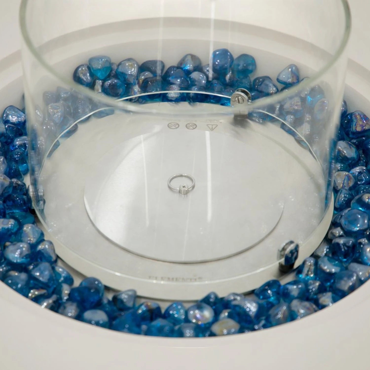 FOYER ROCA Cheminée bioéthanol – Blanc crème. Offrez-vous une atmosphère raffinée et enveloppante, conforme à la norme EN 16647, avec assistance française et vidéos de démonstration en showroom.