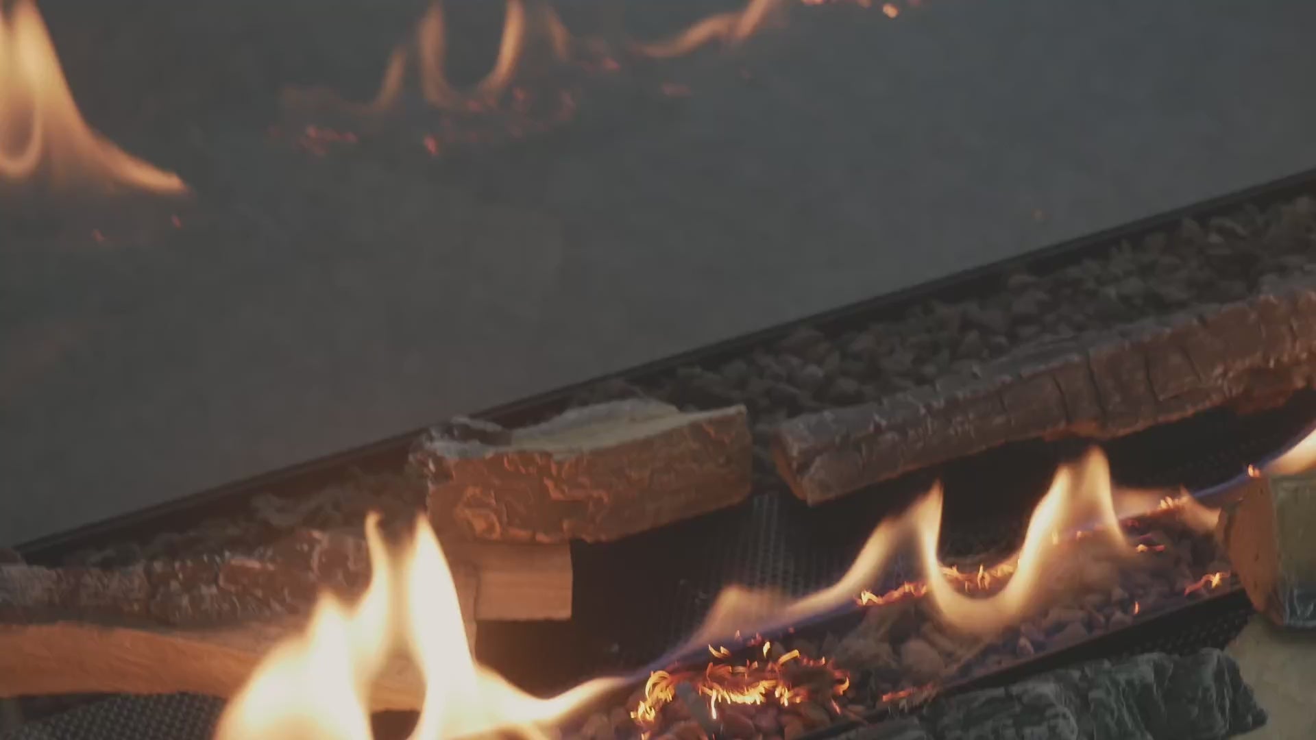 Video laden: Korte video van bio-ethanol haarden en andere milieuvriendelijke haarden.