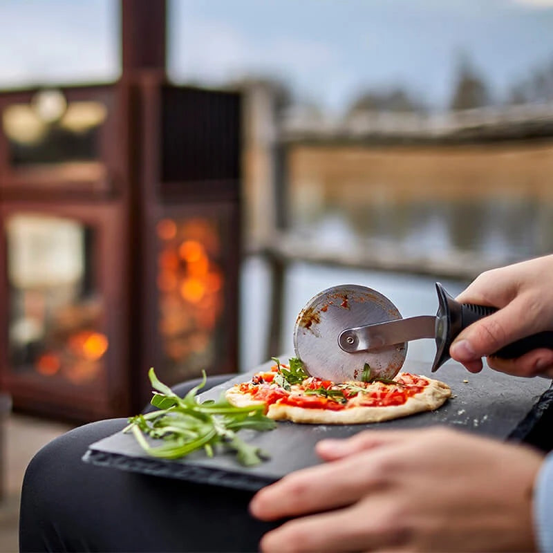 Quercus garden fireplace and pizza oven