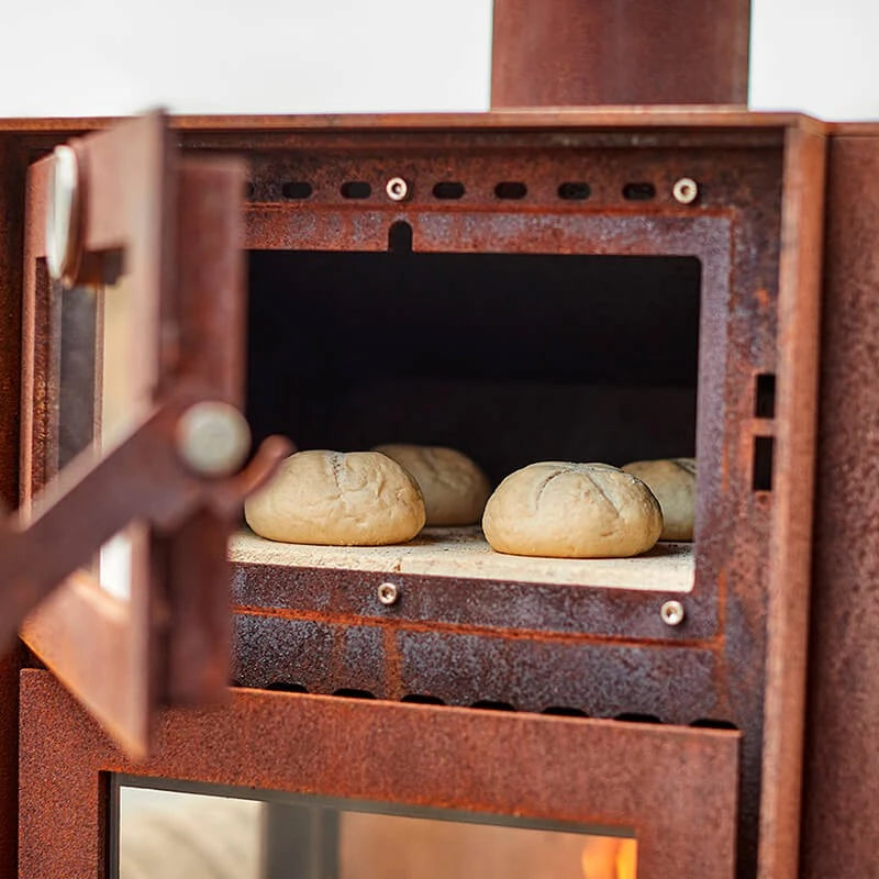 Quercus garden fireplace and pizza oven