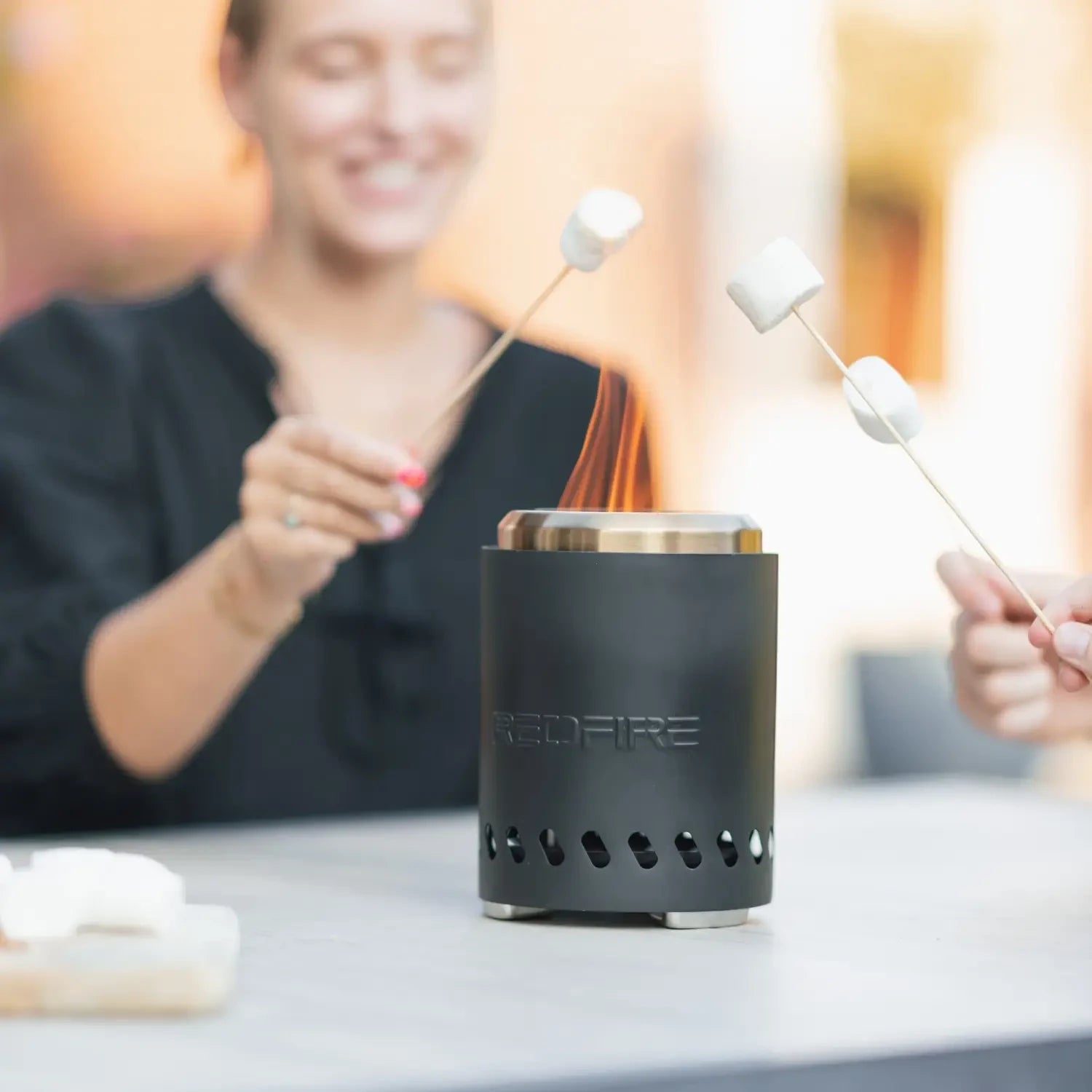 Brasero de table Volcano pour pellets et bois – Noir (Small)