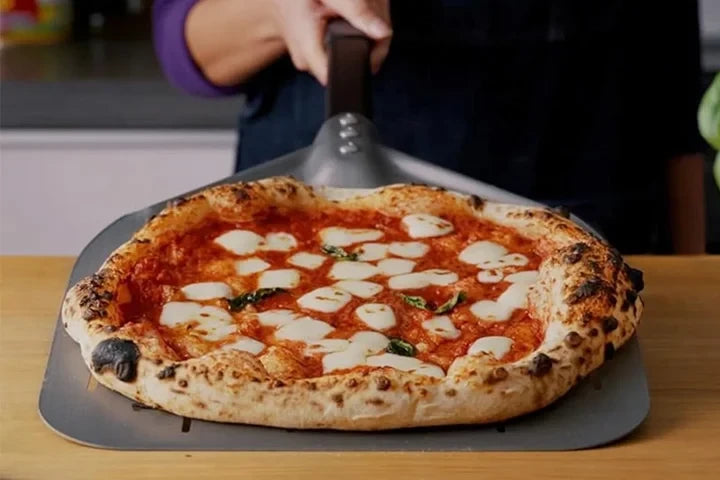 pelle à pizza de Scandicrust